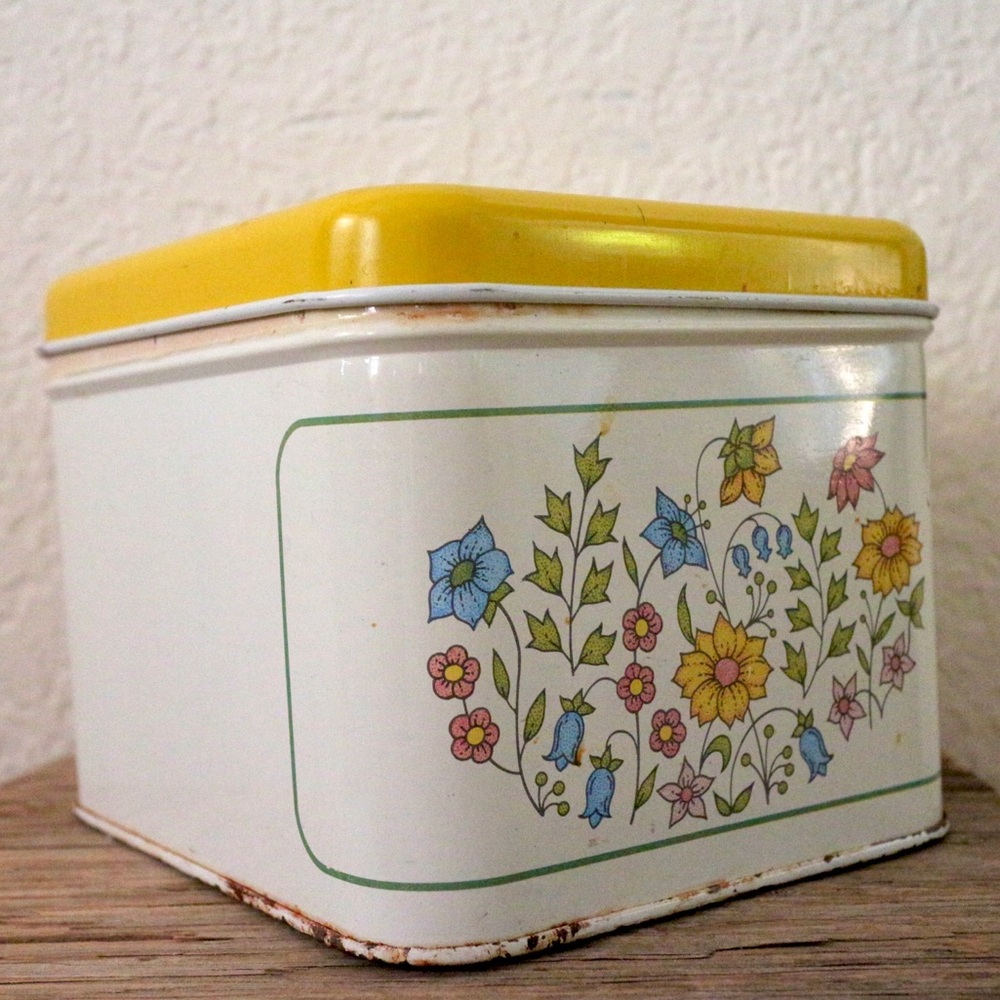 Vintage Floral Metal Storage Tin - Picture 2 of 10